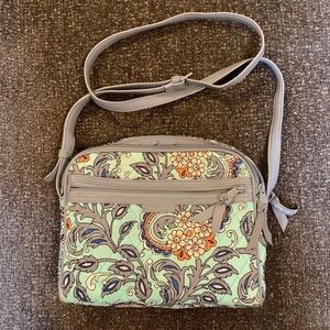 Vera Bradley Fan Flowers Trimmed Crossbody Bag!!! Beautiful Pattern No Stains!!!